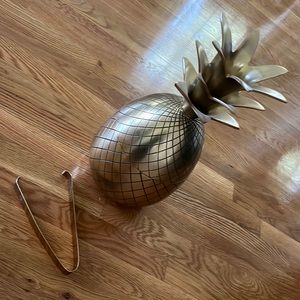 Bunny Williams Pineapple ice bucket with things and plastic liner